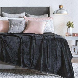 Black Beautiful Soft Trendy All Year Long Light Blanket Queen